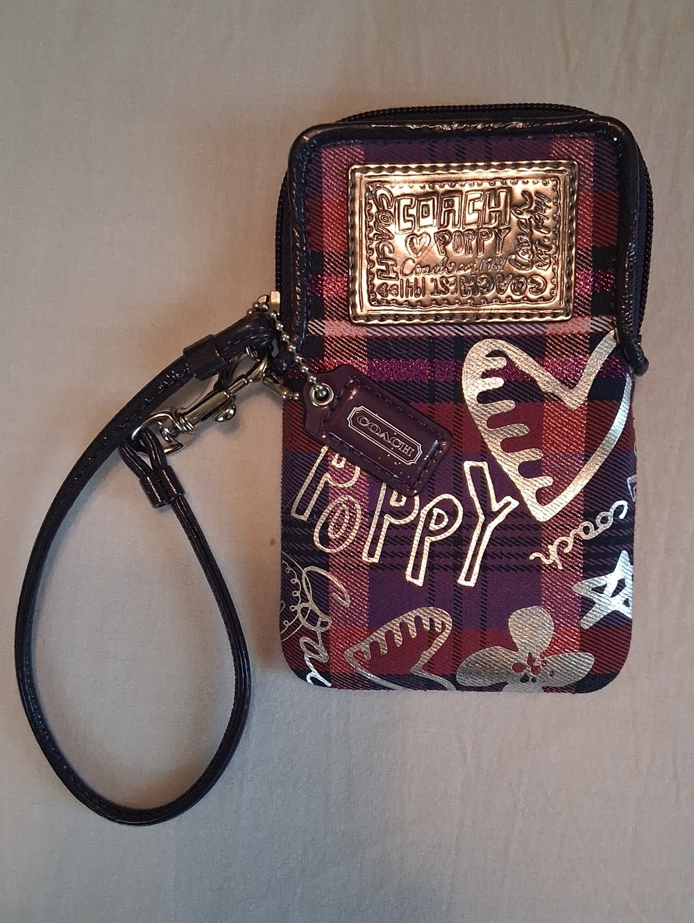 Coach Poppy Metallic Silver Doodle w/Plaid Pattern Zip Around Wristlet/Wallet
